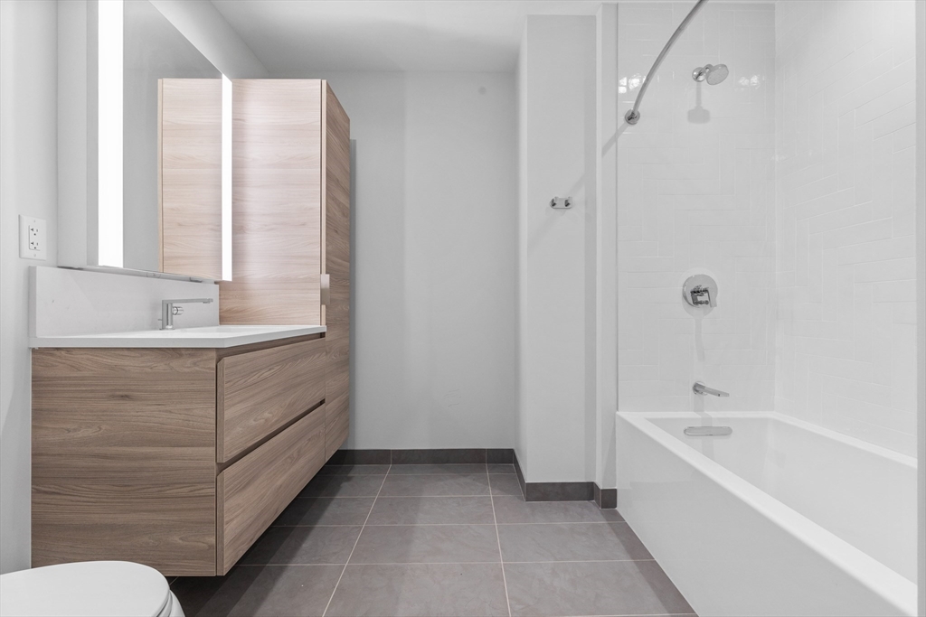 135 Seaport # 1807