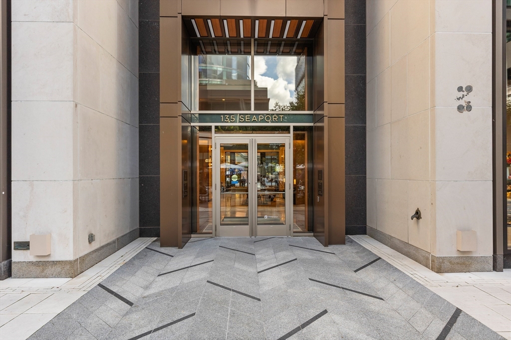 135 Seaport # 1807