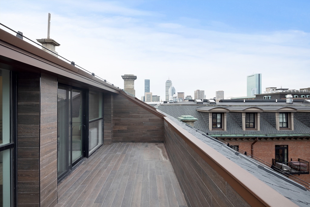 771 Harrison Ave Unit: PH612