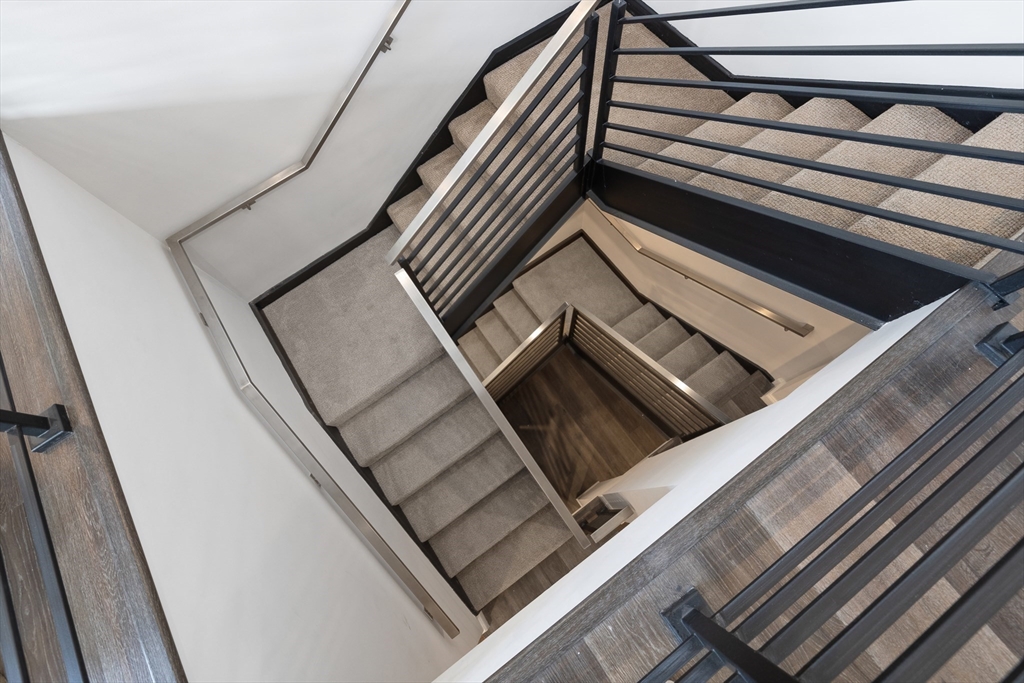 771 Harrison Ave Unit: PH612