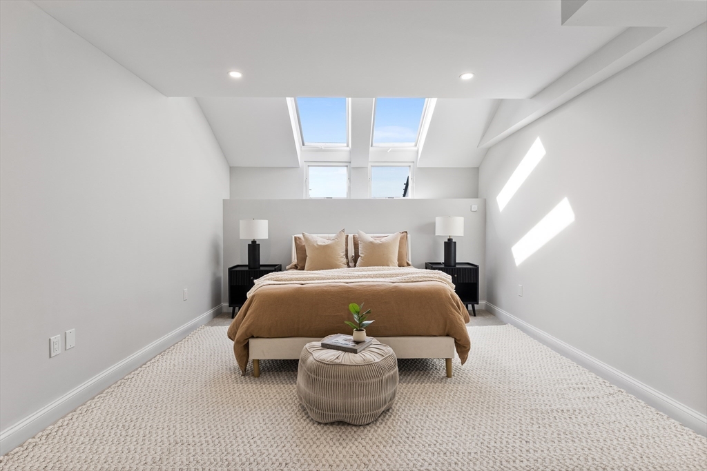 771 Harrison Ave Unit: PH612