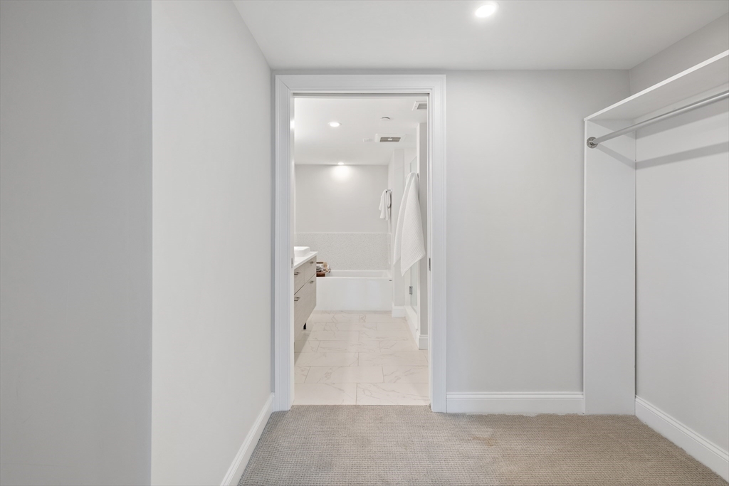 771 Harrison Ave Unit: PH612