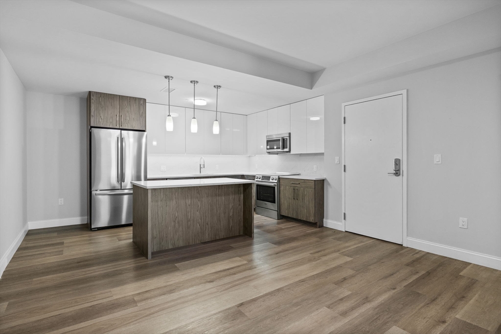 771 Harrison Ave # 305