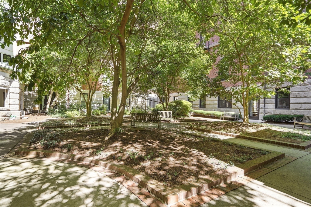 771 Harrison Ave # 305