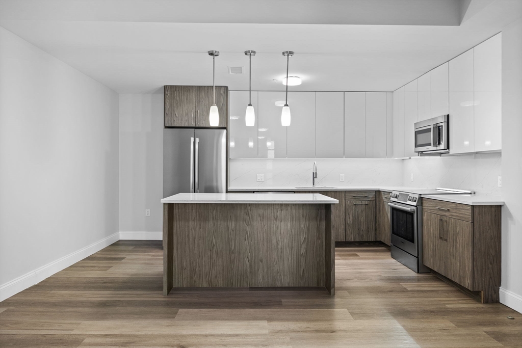 771 Harrison Ave # 305