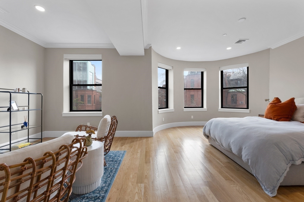 119 Saint Botolph St. # 2
