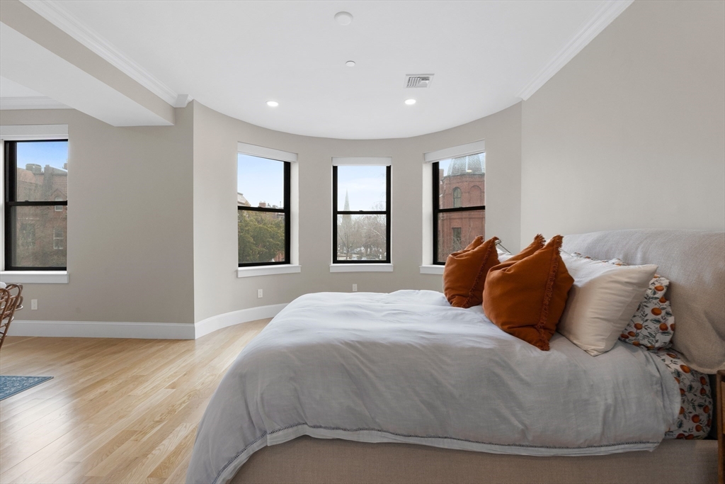 119 Saint Botolph St. # 2