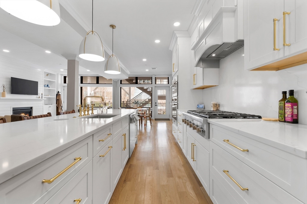 119 Saint Botolph St. # 2
