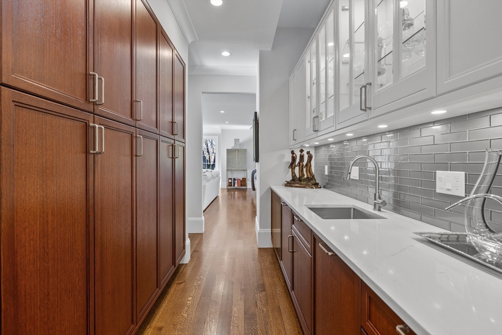 37 Radcliffe Rd