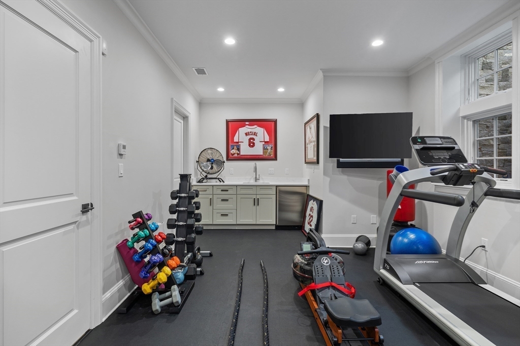 37 Radcliffe Rd