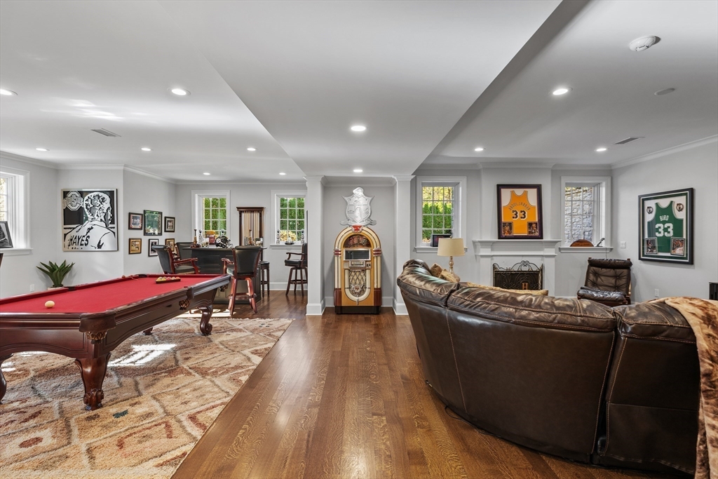 37 Radcliffe Rd