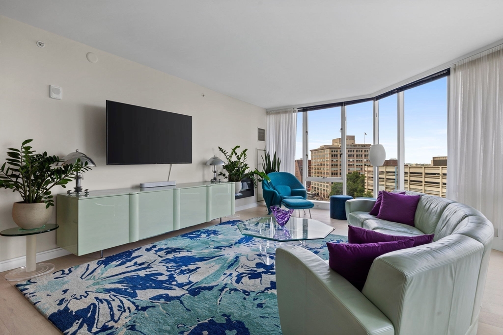 110 Broad St # 901