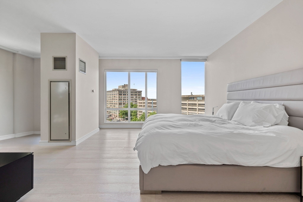 110 Broad St # 901