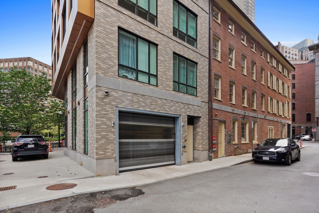 110 Broad St # 901