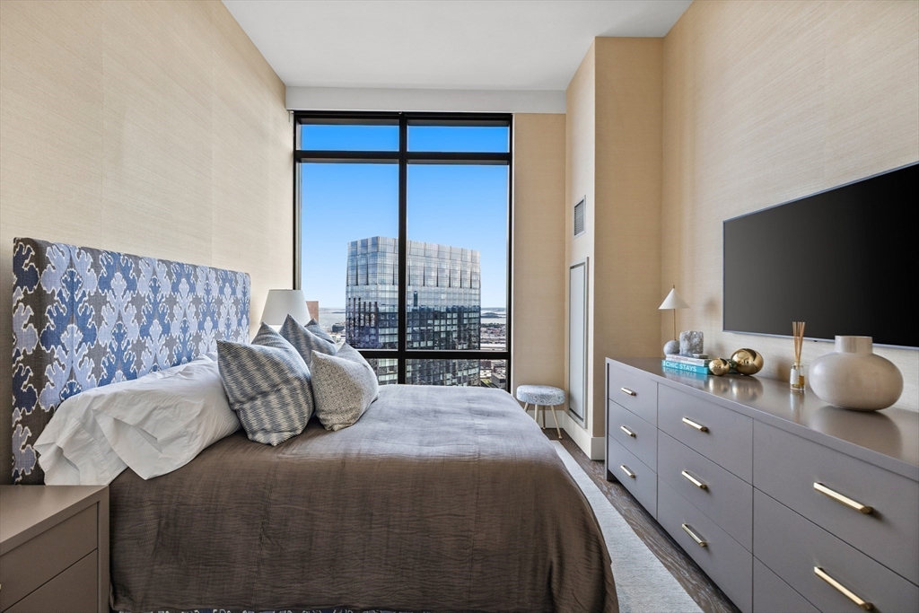 1 Franklin St Unit: PH3E
