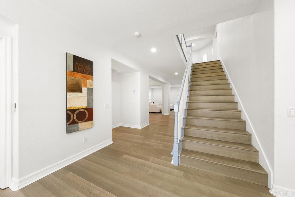 724 Crooked Path Place