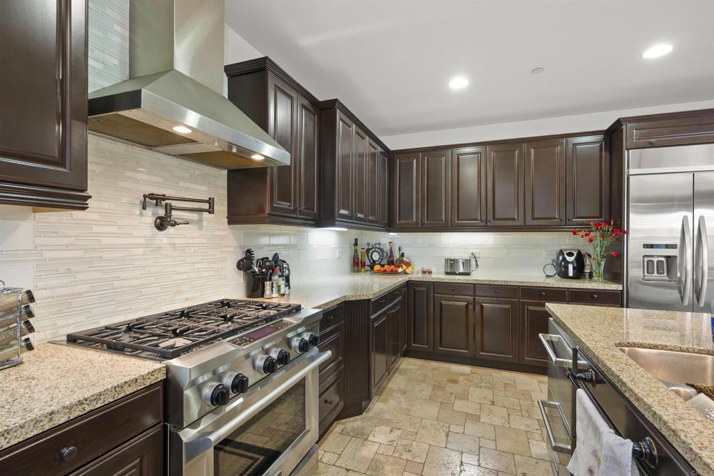 3024 NATUREVIEW Court