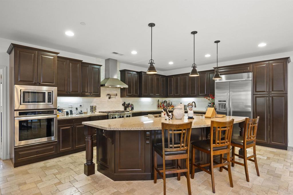 3024 NATUREVIEW Court