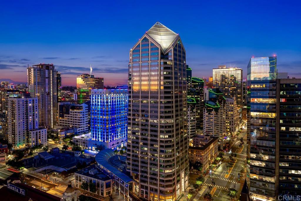 888 W E Street 3006