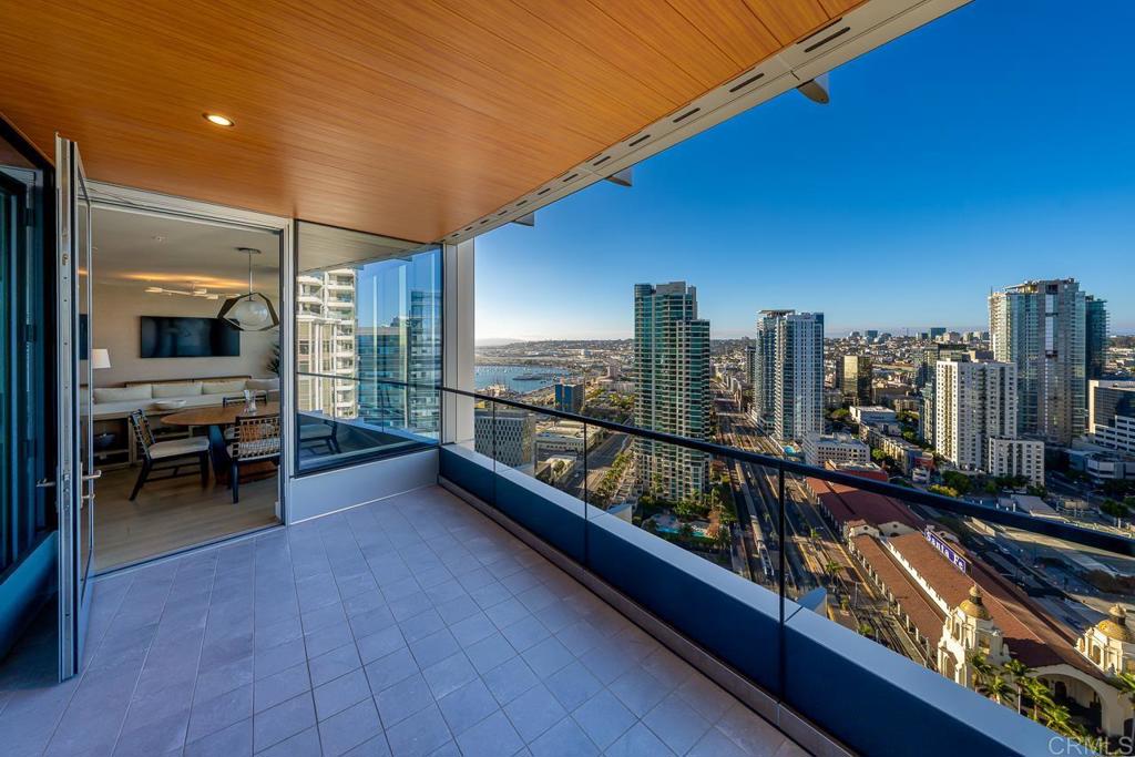888 W E Street 3006