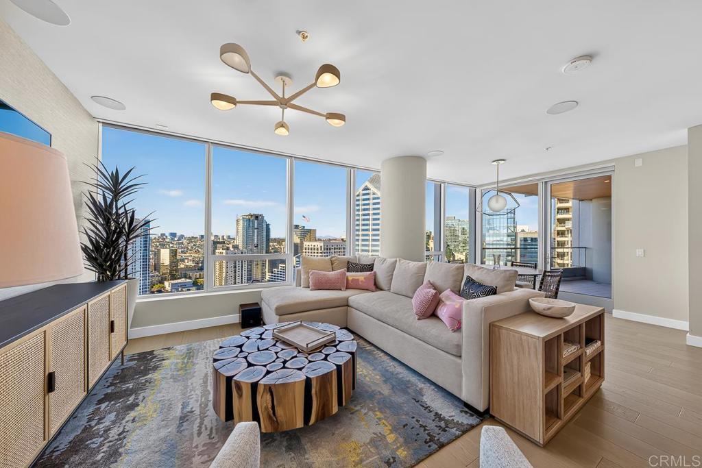 888 W E Street 3006