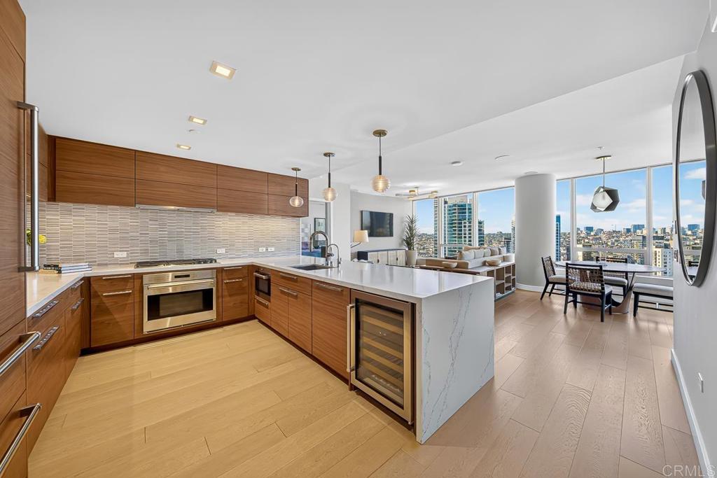 888 W E Street 3006