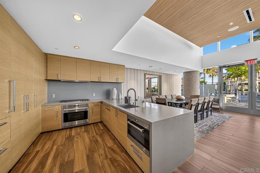 888 W E Street 3006
