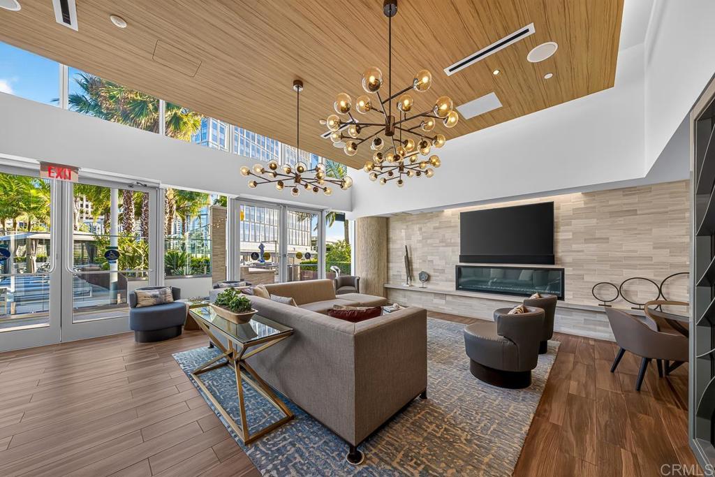 888 W E Street 3006