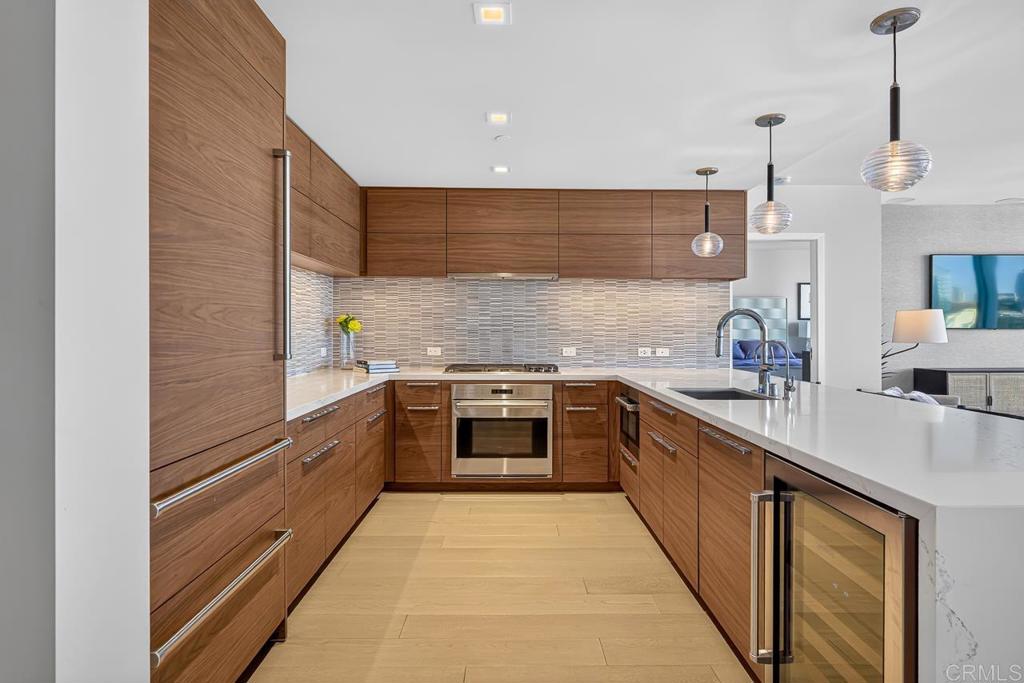 888 W E Street 3006
