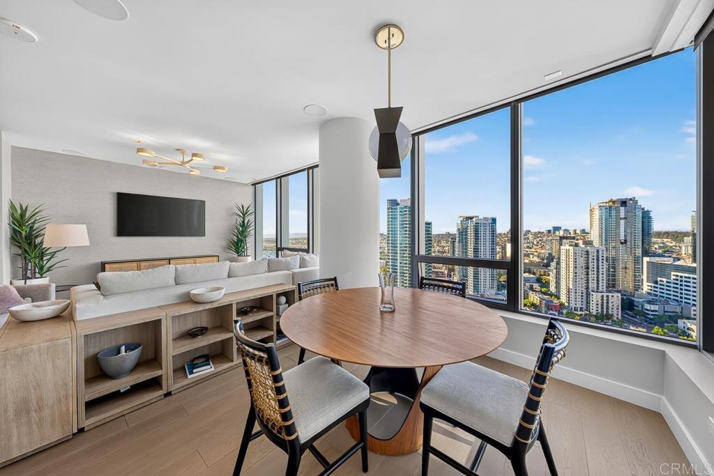 888 W E Street 3006