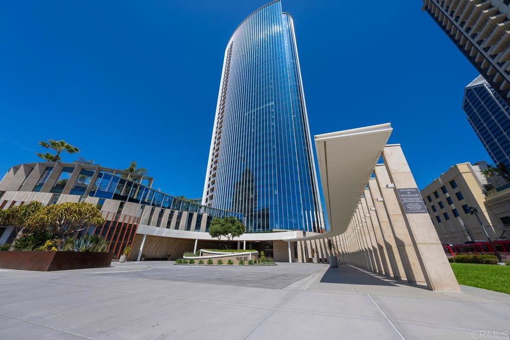 888 W E Street 3006