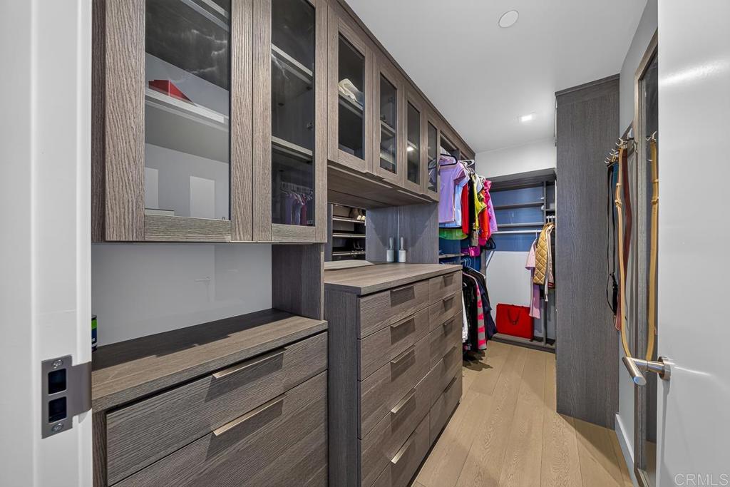 888 W E Street 3006