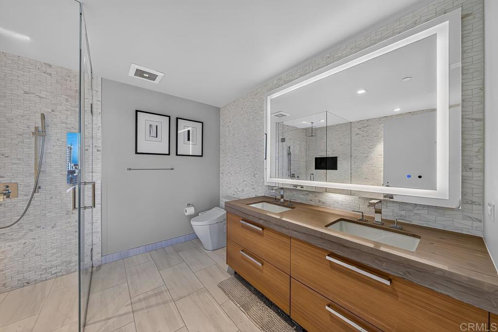 888 W E Street 3006