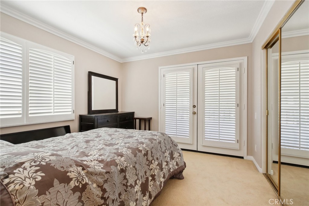 932 S Camerford Lane