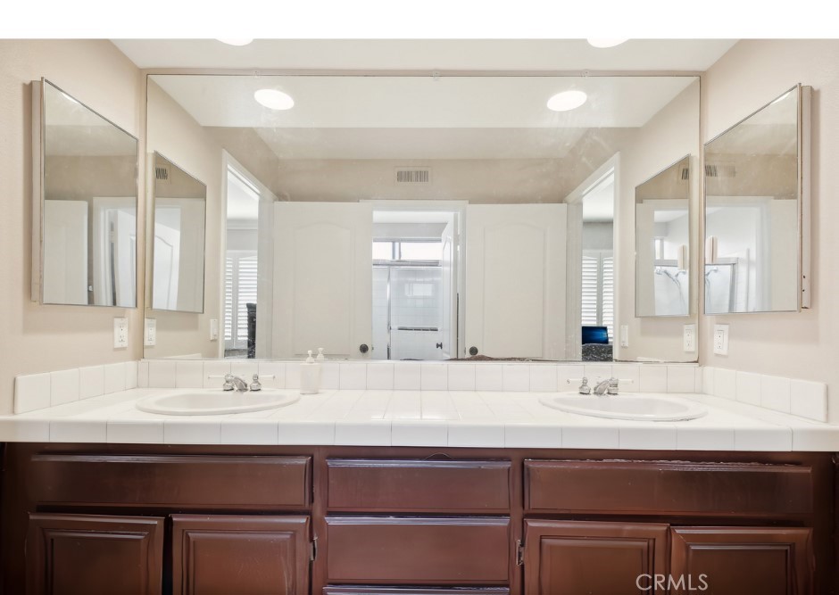 932 S Camerford Lane