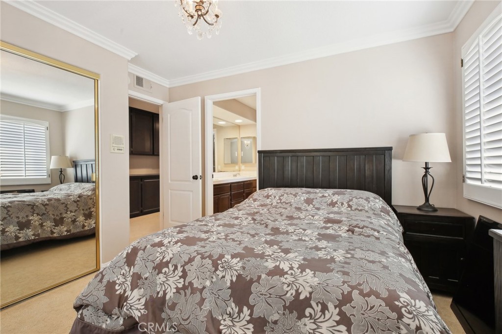 932 S Camerford Lane