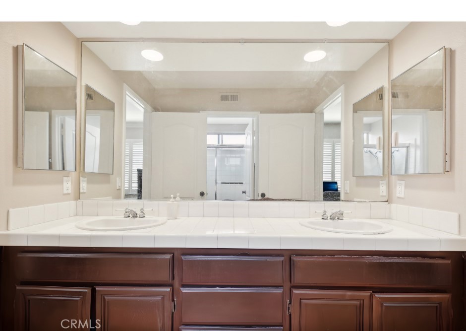 932 S Camerford Lane