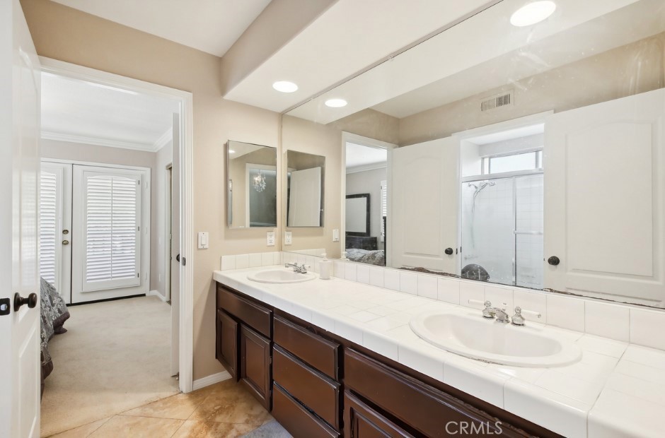 932 S Camerford Lane