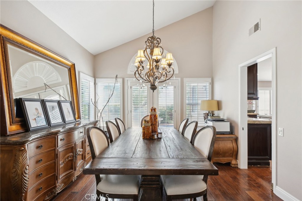 932 S Camerford Lane