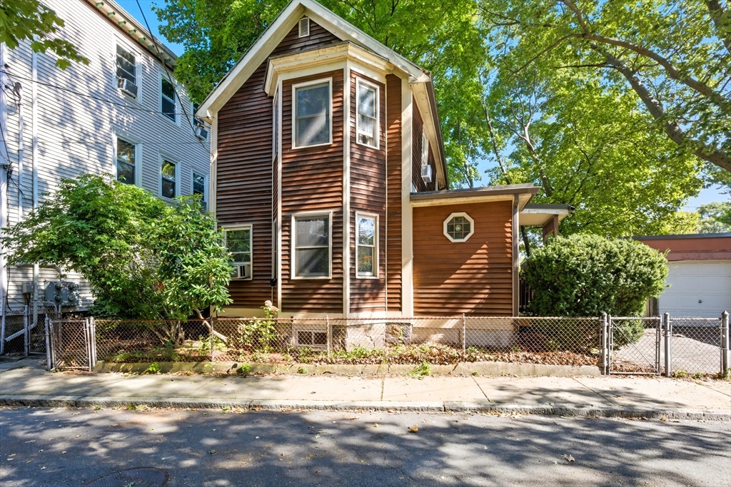 44 Newbern St