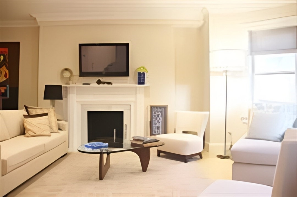 63 Saint Botolph St # 6