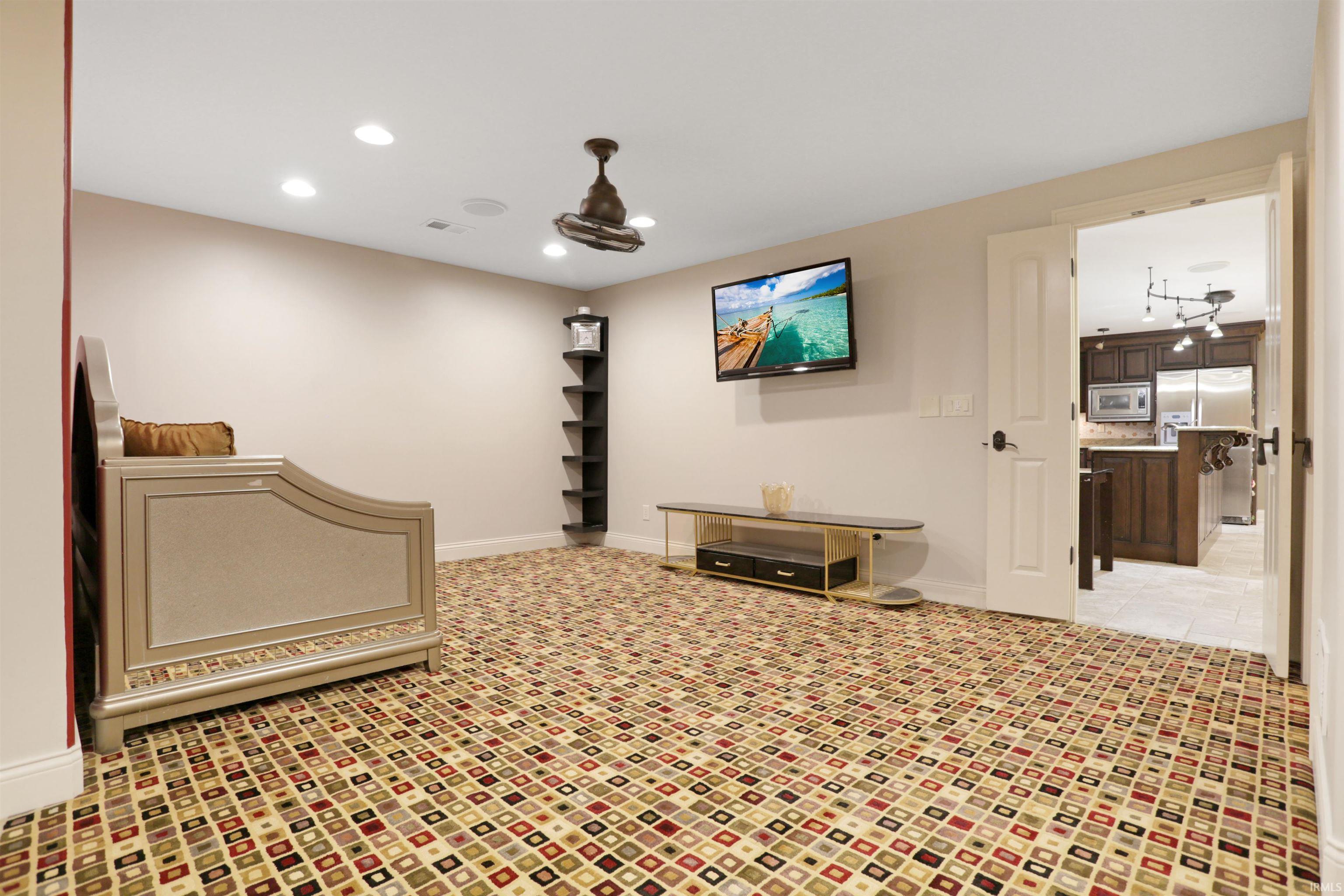 5318 Claiborn Court
