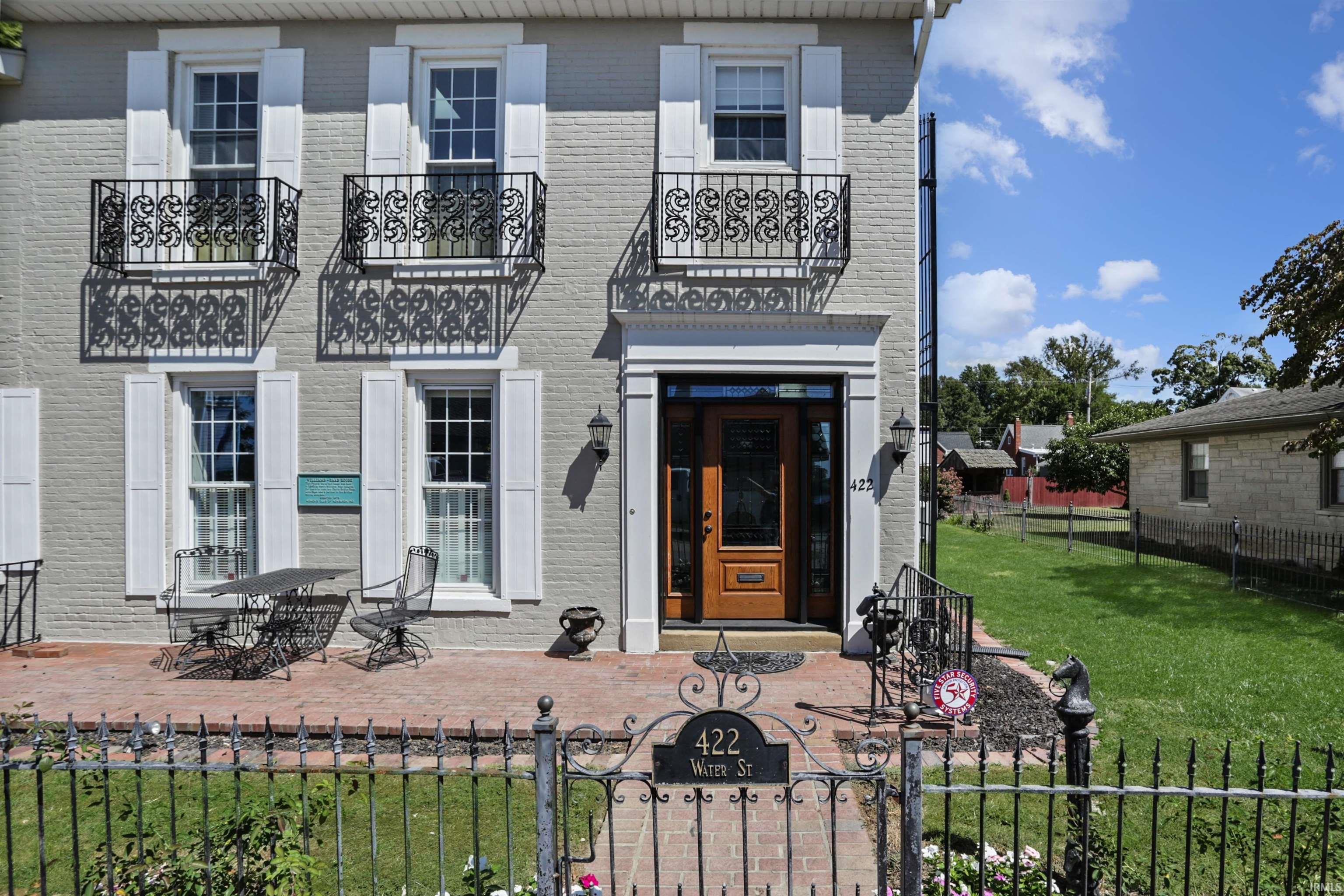 422 W Water Street