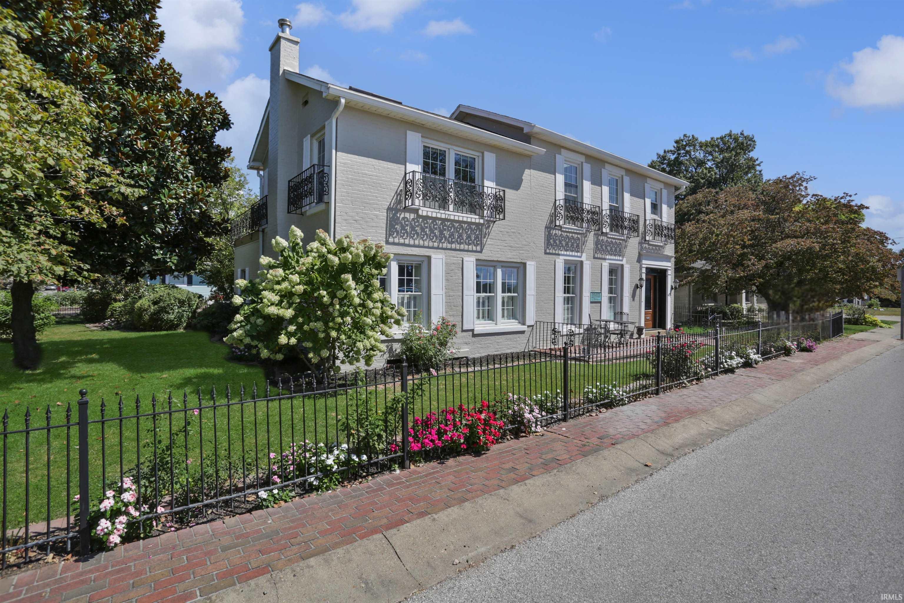 422 W Water Street