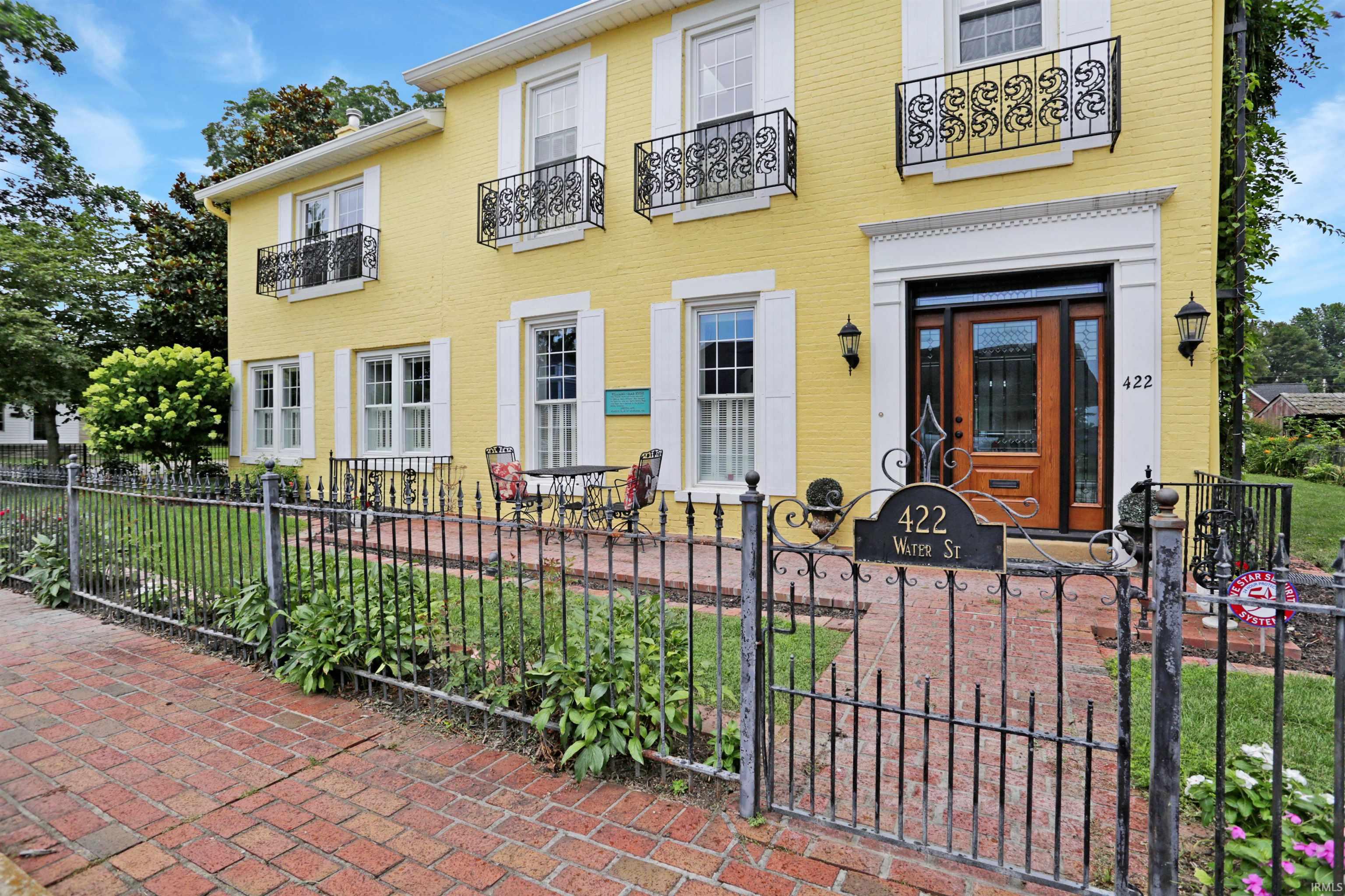 422 W Water Street