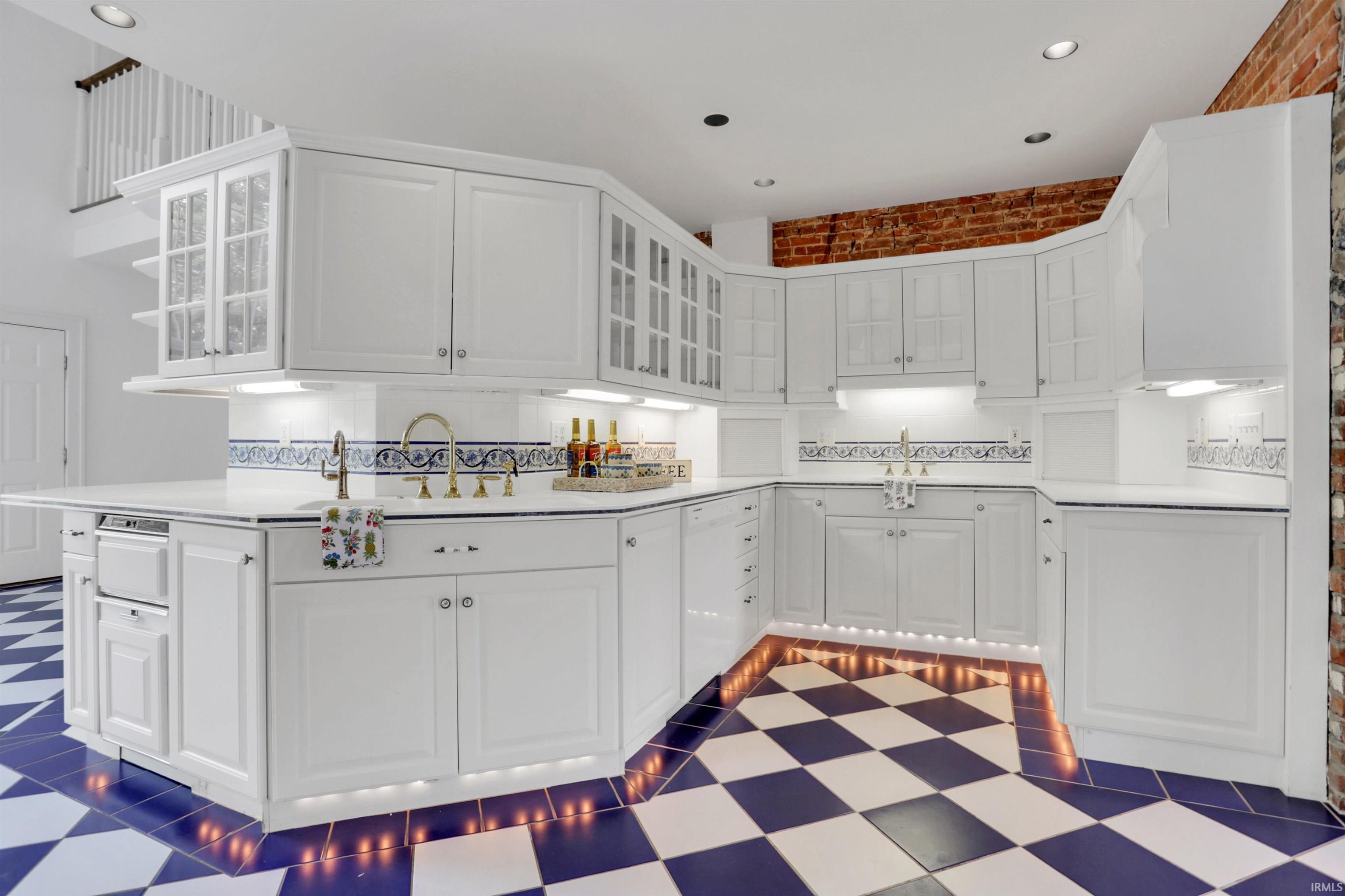 422 W Water Street