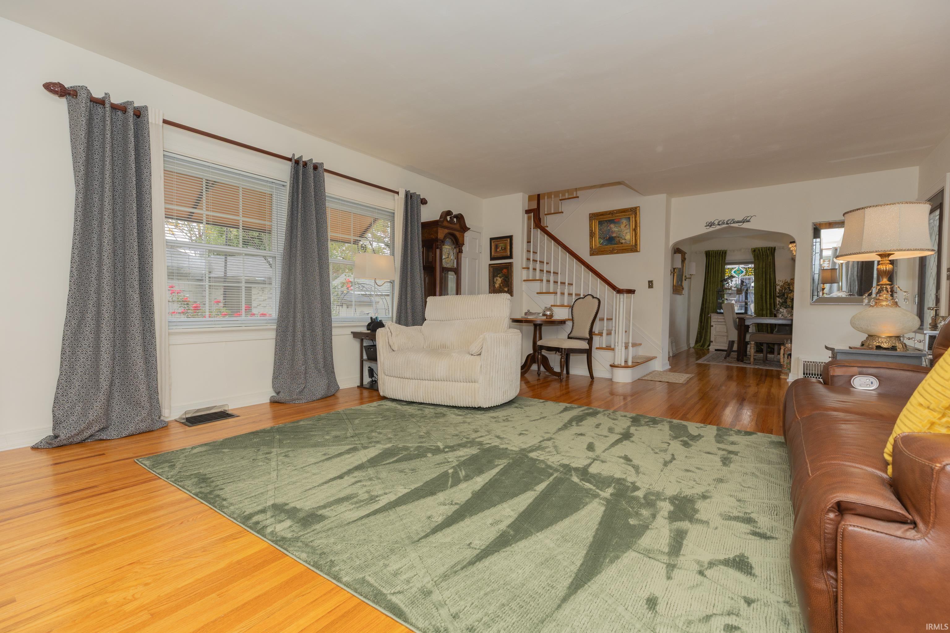 2913 E Mulberry Street