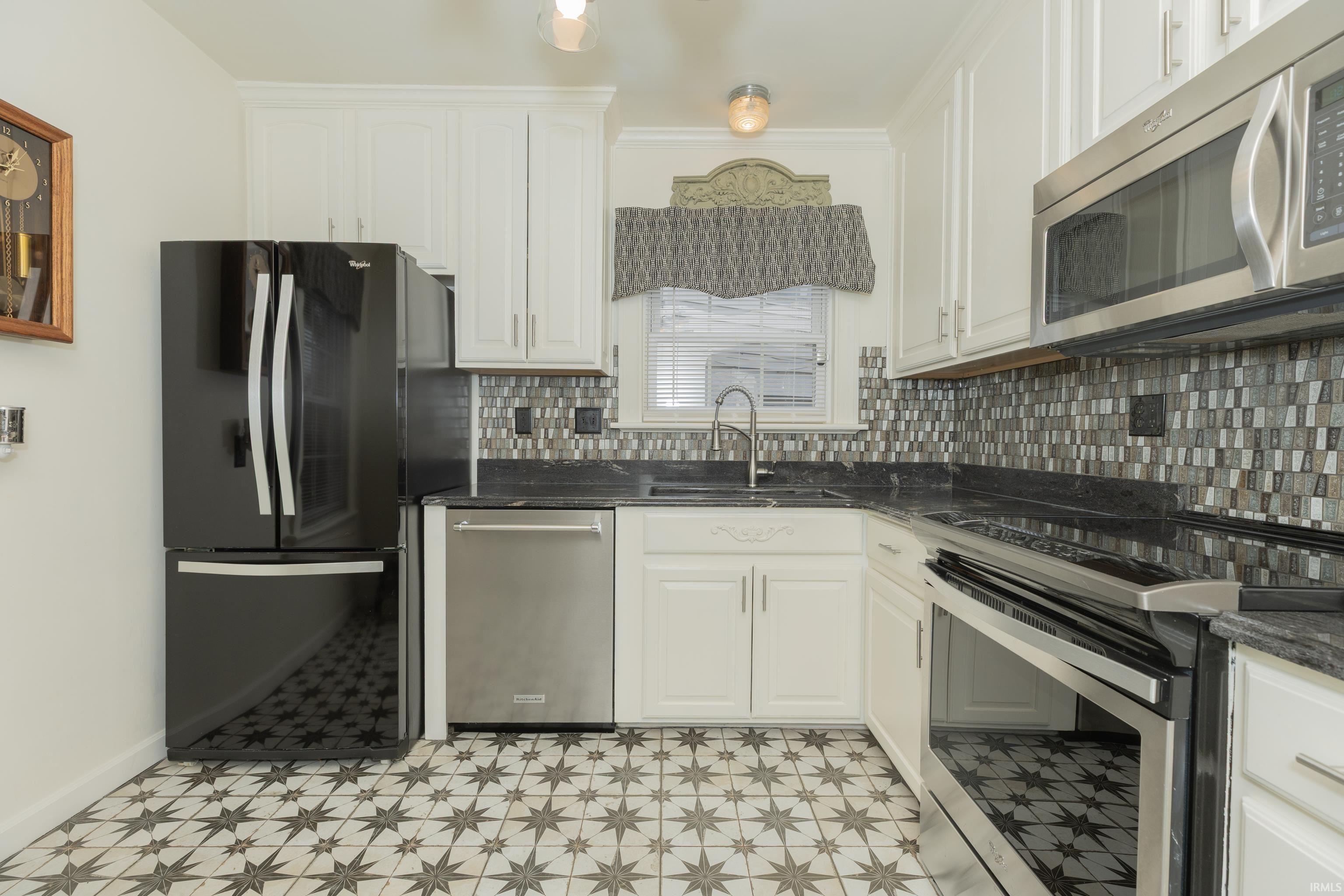 2913 E Mulberry Street