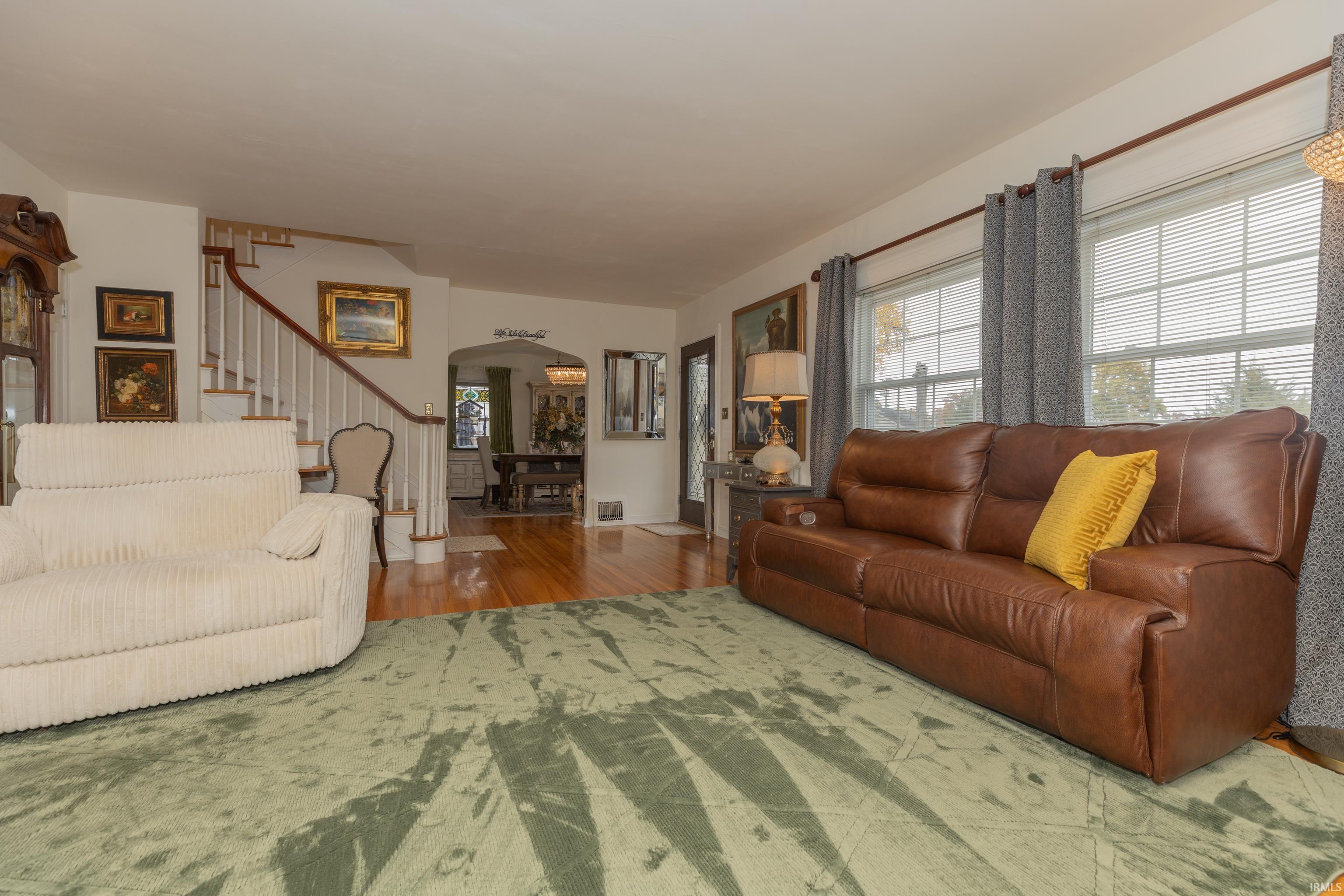 2913 E Mulberry Street