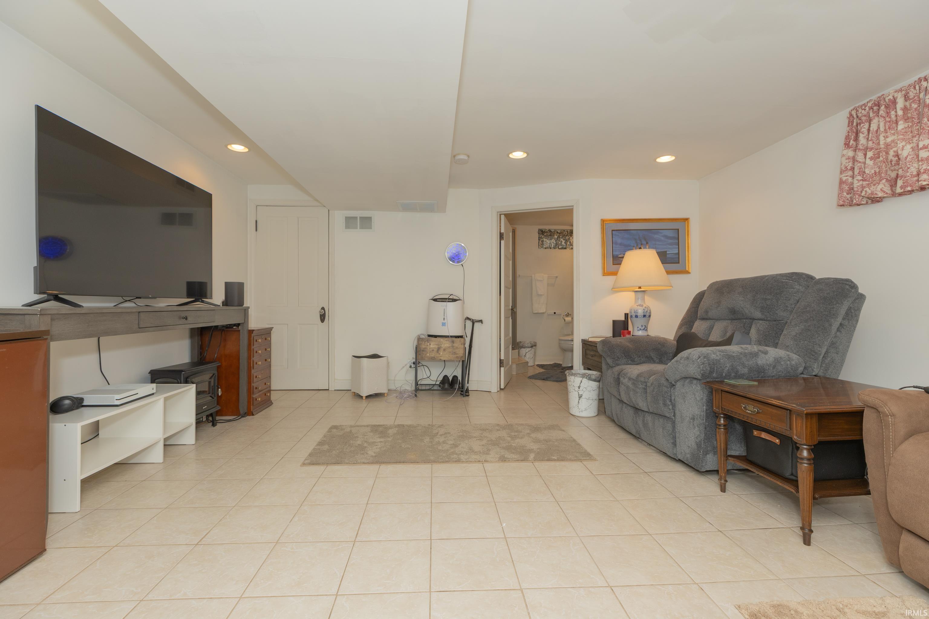 2913 E Mulberry Street